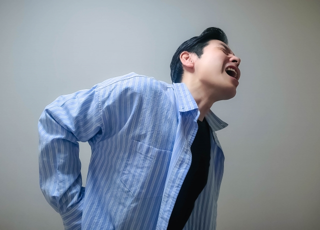 ぎっくり背中